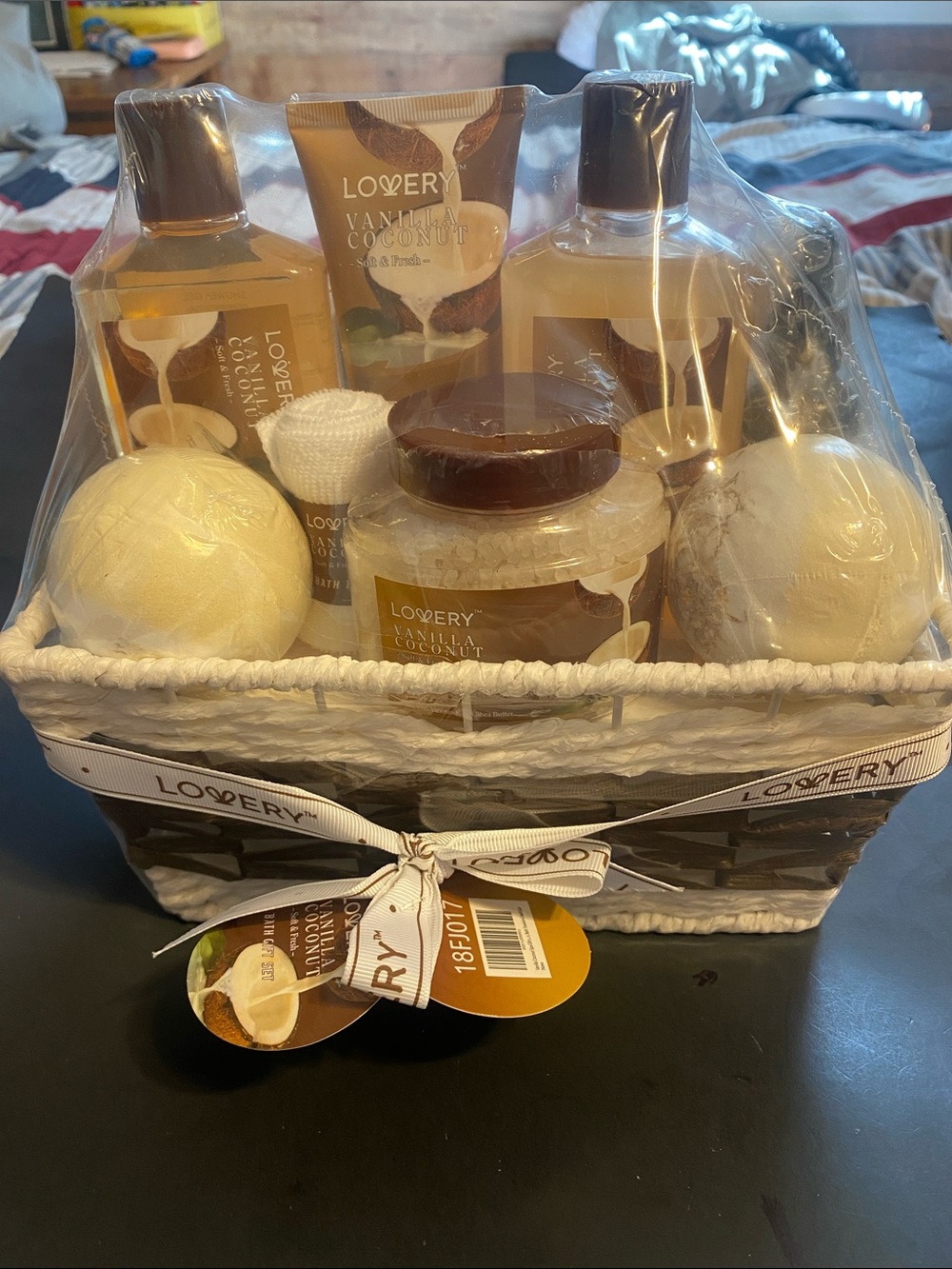 Vanilla Coconut Bath Gift Basket - Cream and Brown